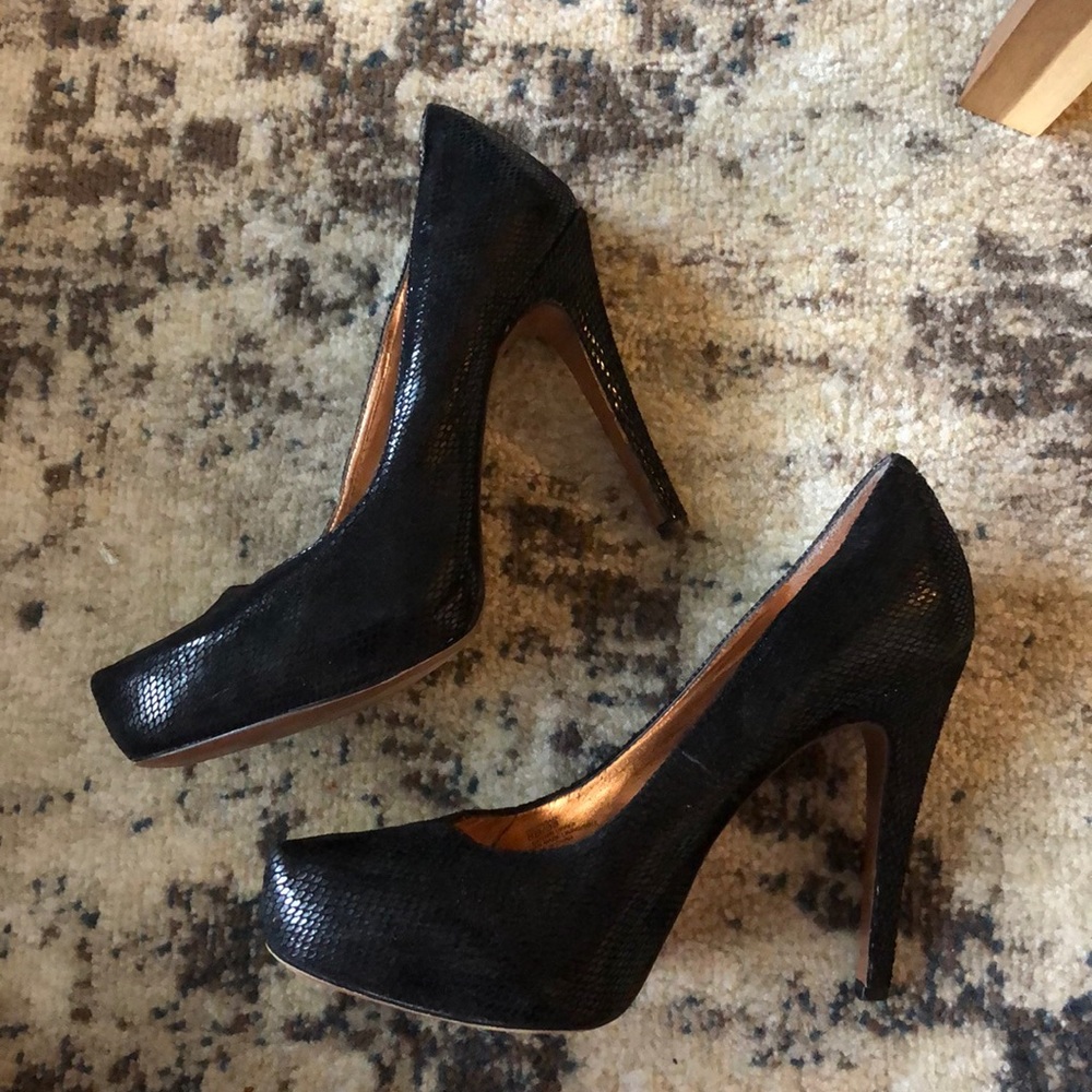 BCBGeneration Black Platform Heels - Picture 1 of 7